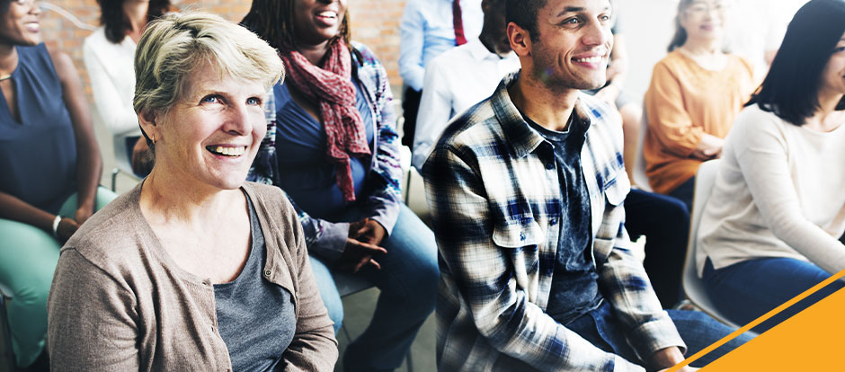 Groupes de personnes souriantes - ALFAE École Numérique Nomade et Connectée